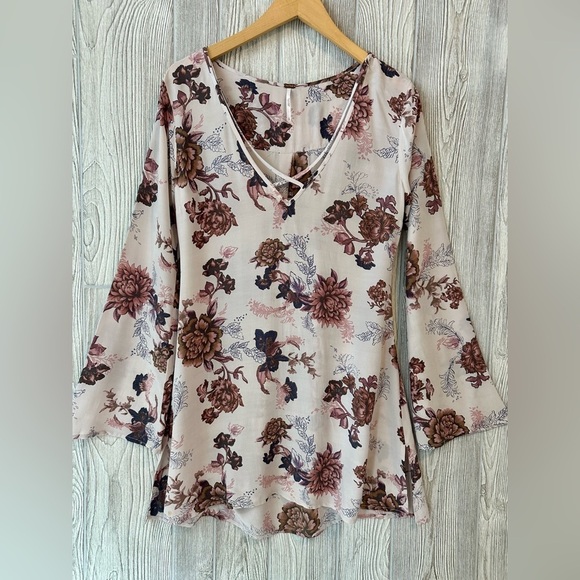FREE PEOPLE HEARTBEAT Floral Printed Mini Dress Tunic Bell Sleeve Size Small - Picture 4 of 16
